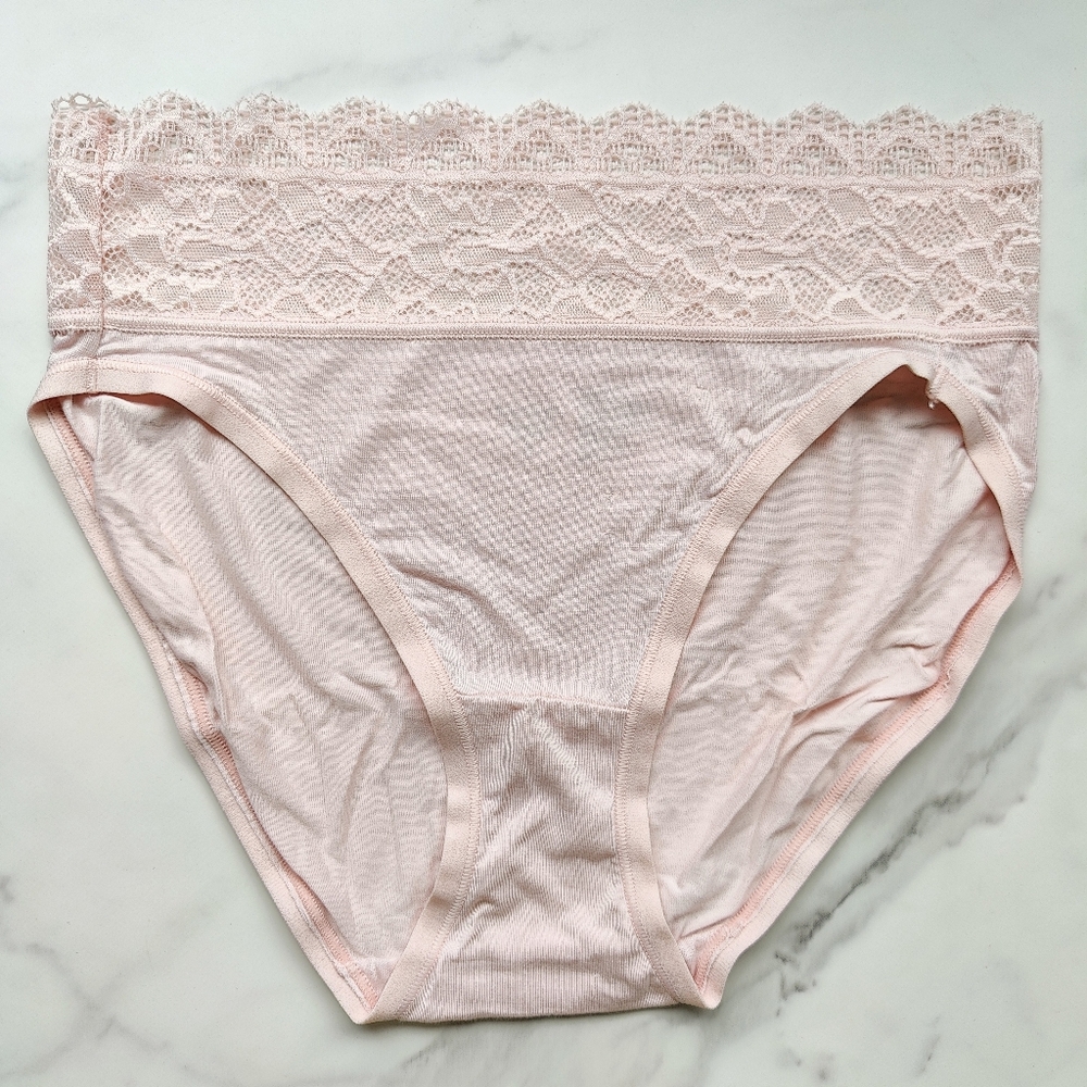 FLAWED NWOT SOMA EMBRACEABLE SUPER SOFT ENCHANTING LACE HIGH-LEG PANTY IN LIGHT